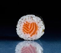 Маки-ролл с лососем