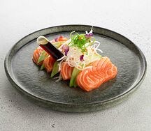 Сашими из лосося и авокадо