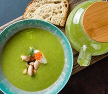 Крем-суп из брокколи с креветками