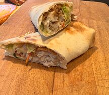 Ролл с цыпленком и моцареллой