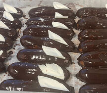 Эклер шоколадный