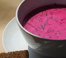 Борщ холодный со сметаной