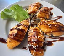 Мидии, запеченные в розовом соусе