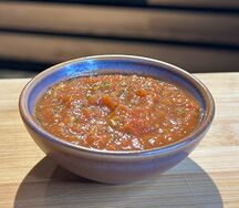 Томатный соус с приправой и зеленью 