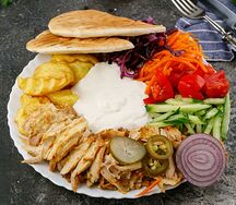 Шаверма на тарелке Хот плейт