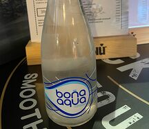 Вода с газом Bonaqua в стекле