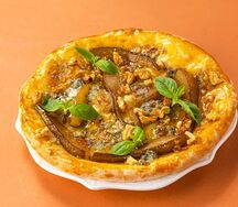 Хачапури с горгонзолой и грушей