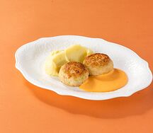 Котлеты из щуки с соусом биск