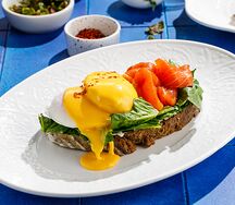 Яйцо Бенедикт с лососем