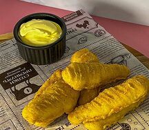 Куриные стрипсы с сырным соусом