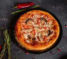 Пицца с курицей и грибами