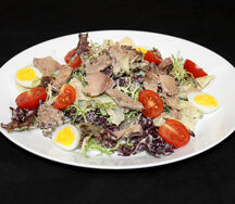 Салат с тунцом