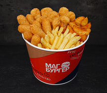 Баскет с наггетсами и сырными палочками