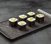 Ролл с авокадо