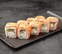 Ролл с лососем, карамелью и морской солью