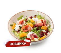 Салат с уткой и козьим сыром