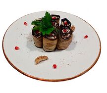 Рулетики из баклажан