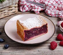 Штрудель с вишней