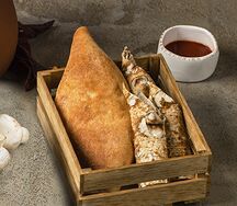 Пури с соусом сацебели