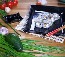 Теплый ролл с угрем