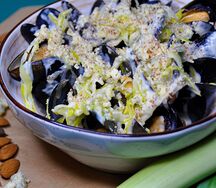 Мидии в сливочном соусе с дорблю