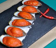 Мидии киви в остром соусе