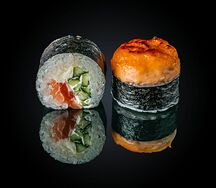 Запеченный ролл с лососем