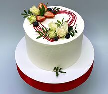 Торт Сердечко с клубничкой