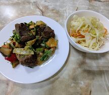 Жаркое по-домашнему и квашеная капуста