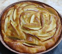 Шарлотка с яблоком