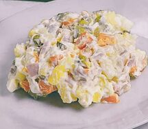 Оливье с колбасой