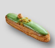 Эклер с фисташковым кремом