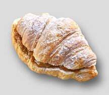 Круассан с яблоком и корицей