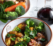 Бёф бургиньон с шампиньонами, беконом и мини-картофелем