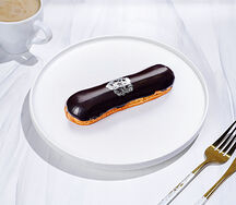 Эклер шоколадный