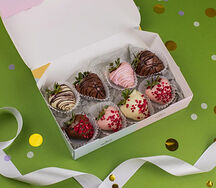 Клубника в бельгийском шоколаде Сюрприз микс 8шт