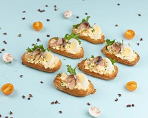 Эклеры мини с сельдью