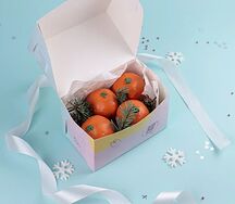 Коробочка с мандаринами