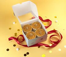 Медовик с грецким орехом в стаканчике