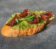 Брускетта с гуакамоле