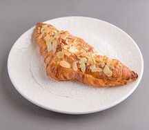 Круассан миндальный