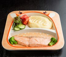 Лосось с картофельным пюре