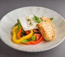 Салат Греческий с хрустящей чиабаттой