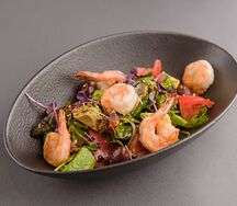 Салат с тигровыми креветками