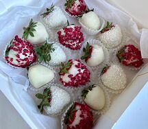 Клубника в шоколаде Подарок маме M