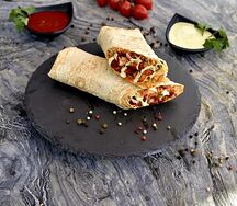 Шаурма с курицей в лаваше