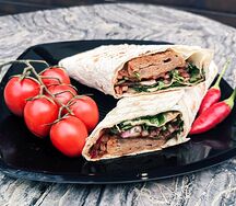 Люля-кебаб из говядины в лаваше 