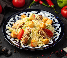 Салат Цезарь с курицей