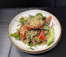 Грузинский салат с орехами