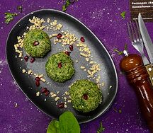 Шпинат с орехами